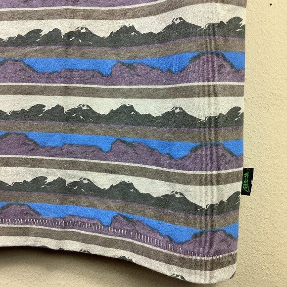 Levi's Red Tab Men’s Mountain Print Tee-Shirt Size Medium NWT - Picture 2 of 14